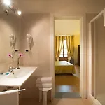 לינה וארוחת בוקר Orchidea 4*